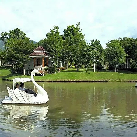 Tanaosri & Creekside Resort