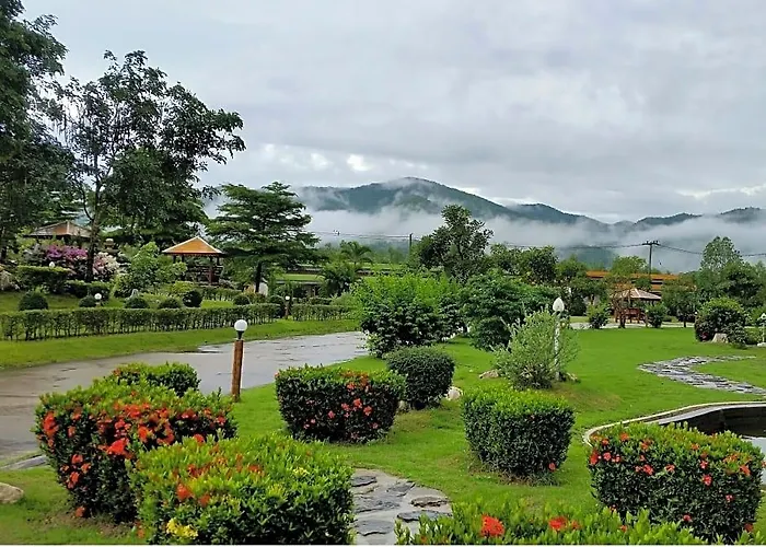 Hotel Tanaosri & Creekside Ban Bo (Ratchaburi)
